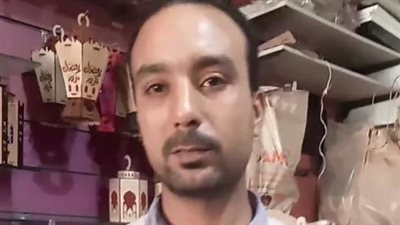 أشكال مختلفة من البهجة.. شاب يُيدع في صناعة الفوانيس الخشبية بالفيوم | بث مباشر 