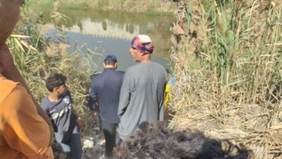 انتشال جثة شاب لقي مصرعه غرقًا داخل ترعة بسوهاج | صور