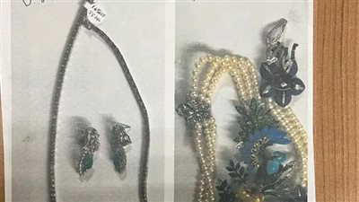 ضبط مضيفة جوية حاولت تهريب سبائك ذهبية ومشغولات مرصعة بالألماس بمطار القاهرة | صور