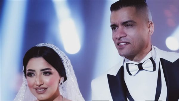 حسن شاكوش وعروسه