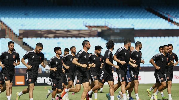 لاعبو الأهلي