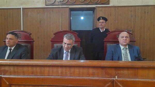 هيئة المحكمة أثناء