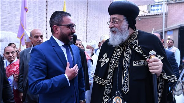 البابا تواضروس مع