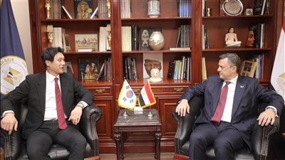 وزير السياحة يلتقي سفير كوريا الجنوبية لبحث سبل دفع الحركة السياحية الوافدة إلى مصر| صور 