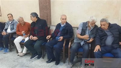 نجوم الفن يقدمون واجب العزاء في وفاة شقيق الفنان ياسر صادق بمسجد الحامدية الشاذلية | بث مباشر