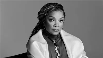 Oscar 2023.. روث إي كارتر أول امرأة من ذوي البشرة السمراء تفوز بجائزتي أوسكار