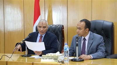 نائب محافظ المنيا يتابع أعمال لجنة توفيق أوضاع المشروعات وتنفيذ قانون تراخيص المحال العامة