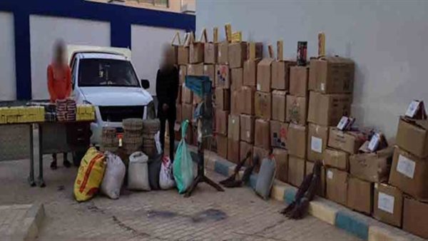 المتهمين بحوزة المضبوطات