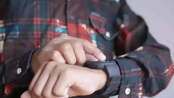 جهاز لمعصم اليد