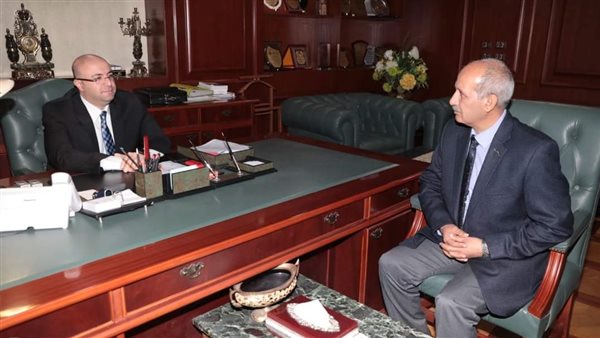 محافظ بني سويف والسكرتير