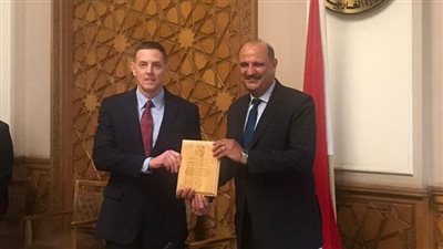 مساعد وزير الخارجية يلتقي عددا من الدارسين في كلية الحرب الجوية الأمريكية