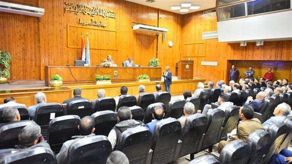 محافظ أسيوط 