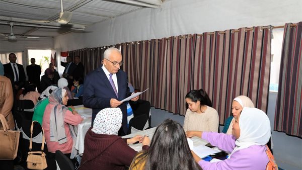 وزير التعليم يتابع