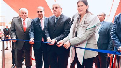 وزير التعليم العالي يفتتح المبنى الجديد لعيادات طب الأسنان بالجامعة البريطانية