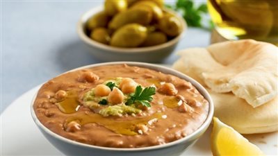 طريقة عمل الفول المدمس.. وأشهر أطباقه لسحور رمضان