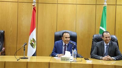 نائب محافظ المنيا يشدد على ضرورة اتباع قواعد السلامة في تنفيذ المشروعات 