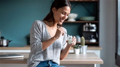 طريقة عمل الزبادي بدون زبادي.. خطوات سهلة وبسيطة 