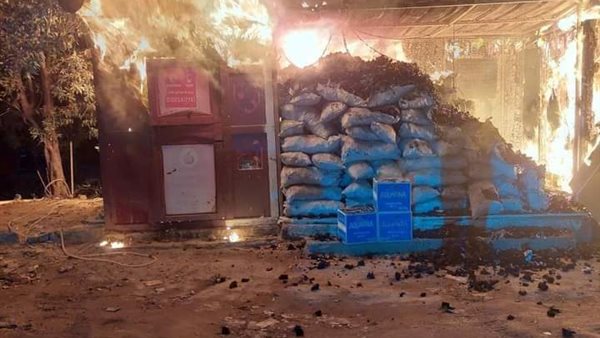 جانب من الحريق