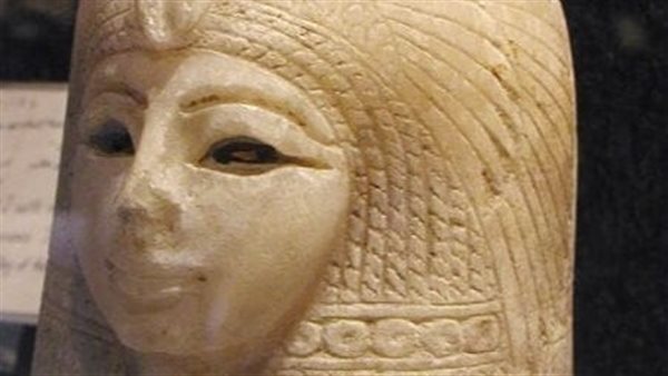  رأس الملكة توي من