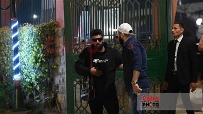 أحمد بدير ومحمد سامي أول الحاضرين في عزاء والد المخرج سامح عبد العزيز