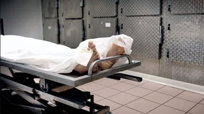 مستشفى يرفع دعوى قضائية ضد موظفة فرنسية صوّرت الجثث ونشرتها عبر الإنترنت 