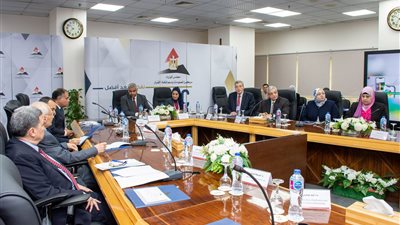 معلومات الوزراء يبحث سيناريوهات التعامل مع تحديات الاقتصاد العالمي في 2023 و2024