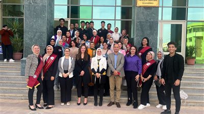 الحوكمة من أجل التنمية المستدامة.. محاضرة لـ 100 طالب بجامعة السويس