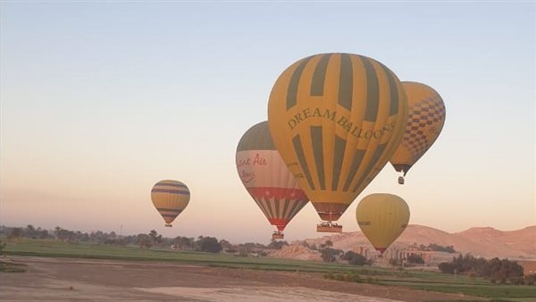 البالون الطائر بالأقصر