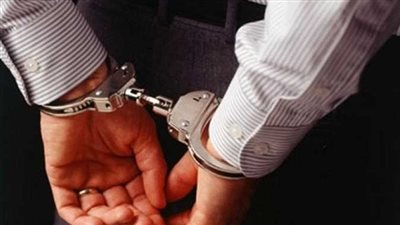 تفاصيل القبض على لاعب سابق بالنادي الأهلي لاتهامه بالاتجار في الأدوات الجنسية| بث مباشر