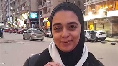 أول سواقة سكوتر لتوصيل الفتيات بالإسكندرية: بساعد جوزي لأنه صعب يفتح بيت لوحده في الظروف دي | بث مباشر