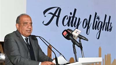 وزير قطاع الأعمال لـ القاهرة 24: استغلال أرض أغا خان لتحسين جودة الإنتاج بشركة الأدوية