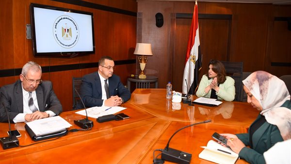 وزيرة الهجرة 