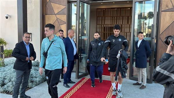 لاعبو بيراميدز في