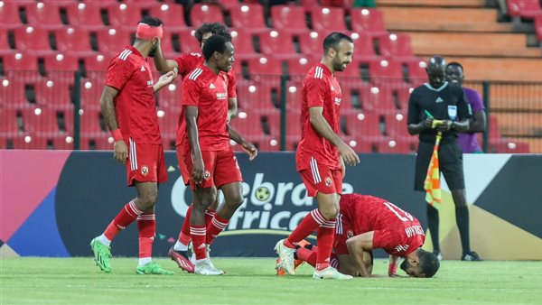 لاعبو الأهلي