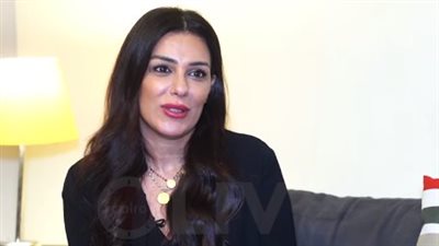 إنجي المقدم: أفكار المنصات الإلكترونية عظيمة.. وبنتظر رأي زوجي في أعمالي