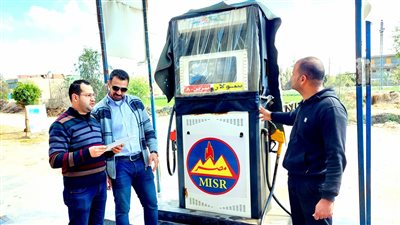 ضبط 12 ألفا و500 لتر مواد بترولية داخل محطتين مخالفتين بالبحيرة