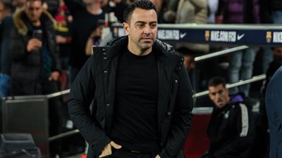 بعد رحيله عن برشلونة.. نادٍ إنجليزي يسعى للتعاقد مع تشافي