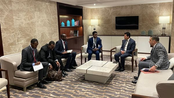 وزير الرياضة مع نظيره