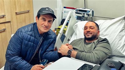 لو اديته عمري فداه.. محمد ثروت يطالب الجمهور بالدعاء لنجله بعد إصابته بمرض نادر | فيديو