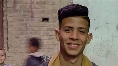 كان بيدفع فواتير المياه للمحتاجين من مصروفه.. الآلاف بقرية الديابات بسوهاج يشيعون جنازة شاب لقى مصرعه في حادث سير |صور