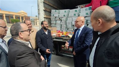 نائب محافظ شمال سيناء يستقبل قافلة البنك الزراعي الغذائية