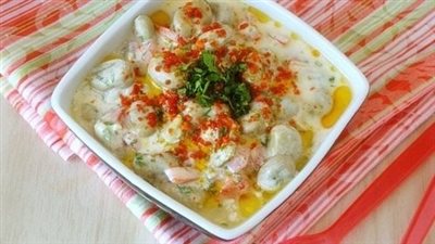 طريقة عمل فول بالطحينة على الطريقة اللبنانية.. سهلة ولذيذة