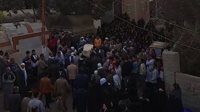 أهالي الشرقية يشيعون جنازة عامل توفي بسكتة قلبية أثناء عمله في الأردن | بث مباشر