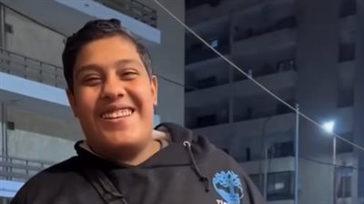 شاب من ذوي الهمم: بكافح من 10 سنين في الشارع.. ونفسي أفتح محل سِبَح وأبسط أبويا وأمي