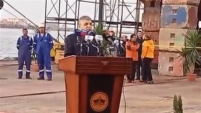 بحضور رئيس هيئة قناة السويس.. بدء احتفالية رفع علم مصر على القاطرة أمين زيد بترسانة بورسعيد| بث مباشر 