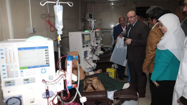 جانب من زيارة المحافظ