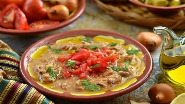 طريقة عمل الفول بالطماطم