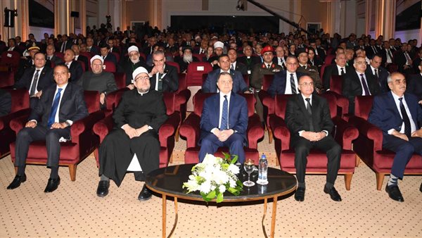 وزير الداخلية وعدد