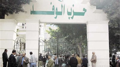 الهضيبي يعتذر عن رئاسة برلمانية الوفد في الشيوخ.. وطارق عبد العزيز خلفا له