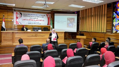 جامعة القاهرة تنظم لقاء تثقيفيا لطلابها حول بناء الثقة بالنفس 